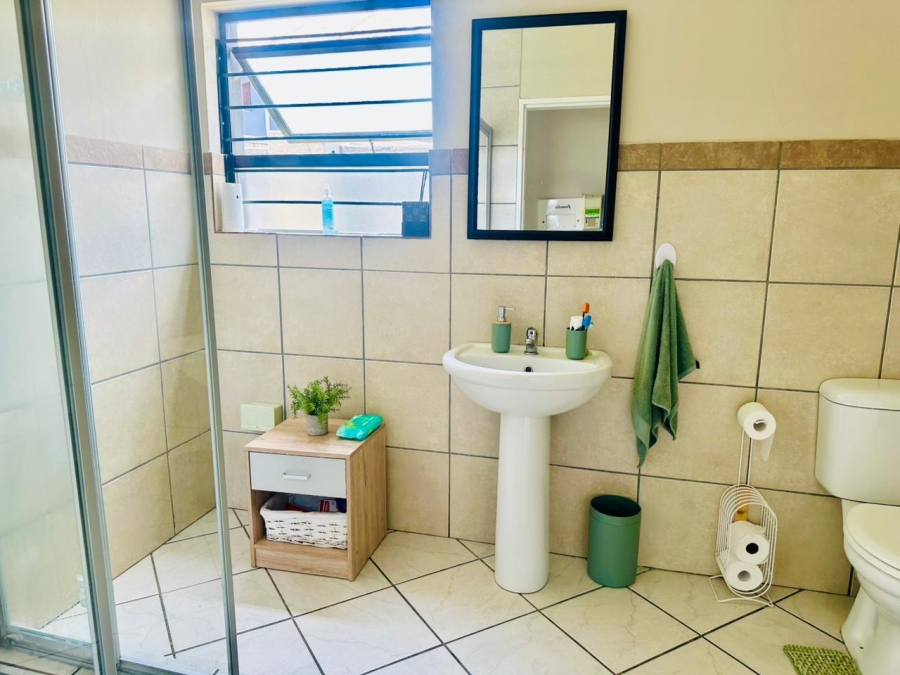 3 Bedroom Property for Sale in Gateway Manor North West